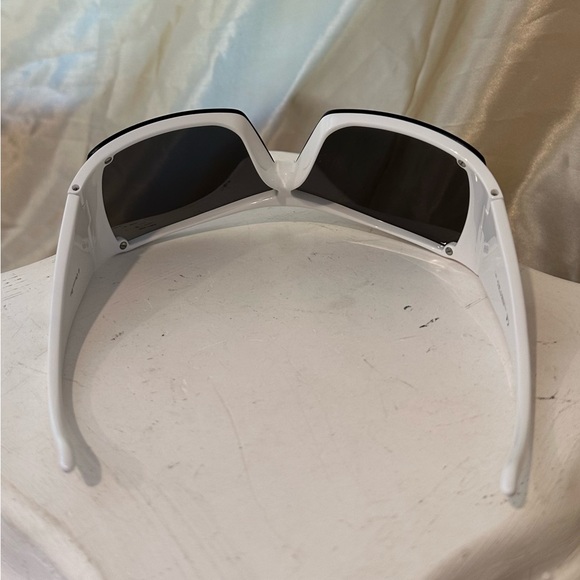 Christian Dior Overshine 2 Rare Vintage Y2K Sunglasses in White and Black - Picture 7 of 14